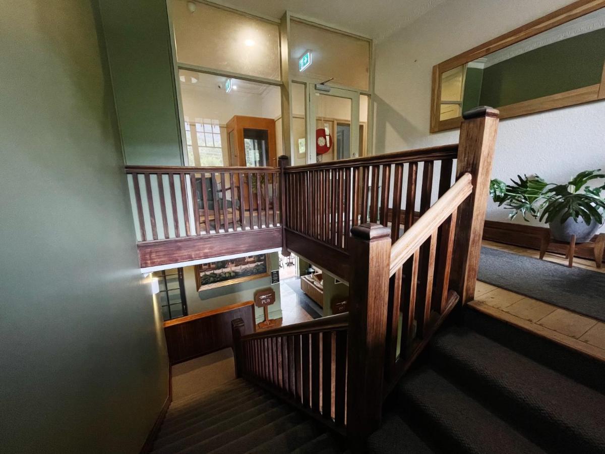 Alpine Hotel, Eat Drink Sleep 沃伯顿 外观 照片