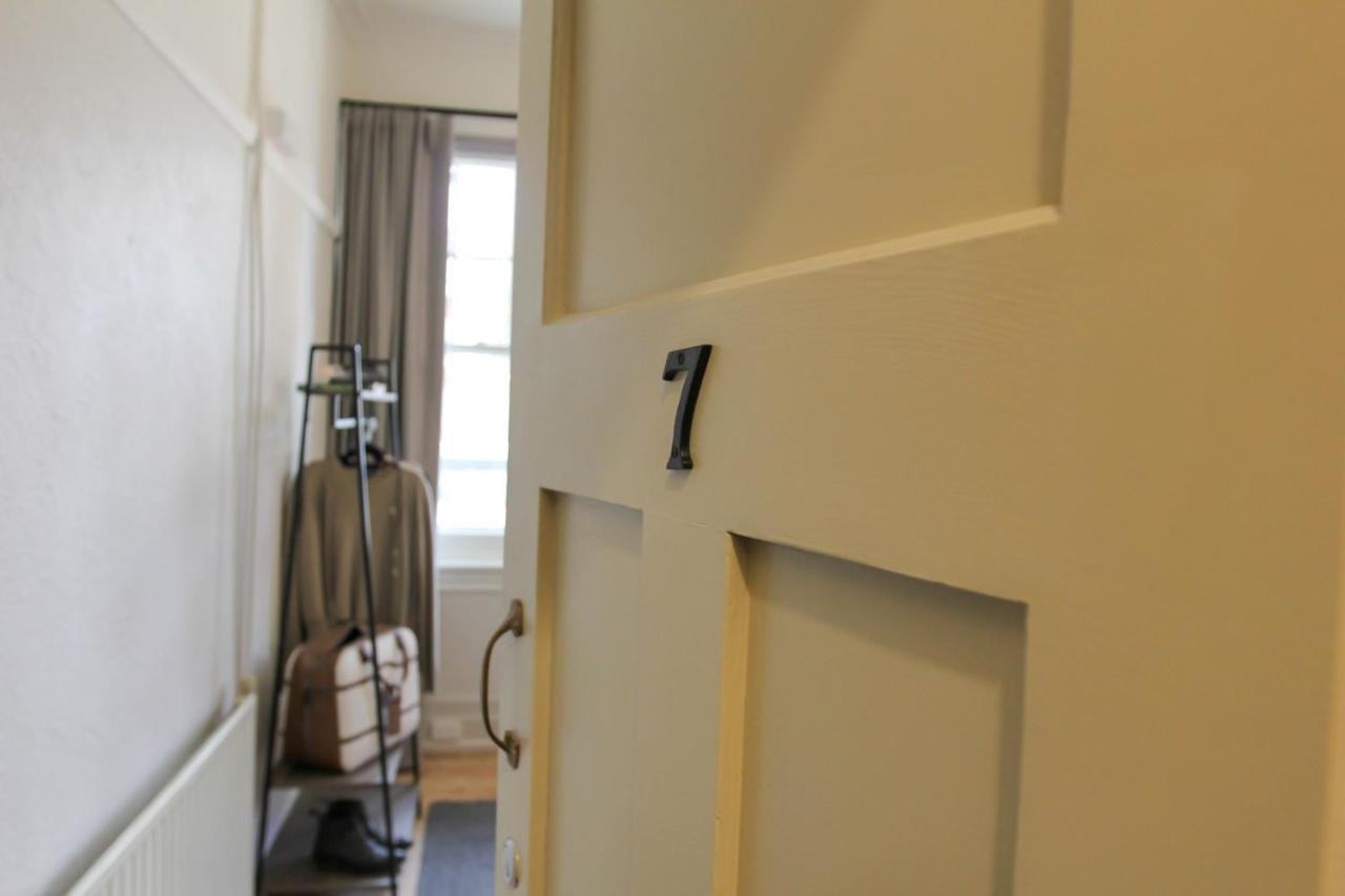 Alpine Hotel, Eat Drink Sleep 沃伯顿 外观 照片