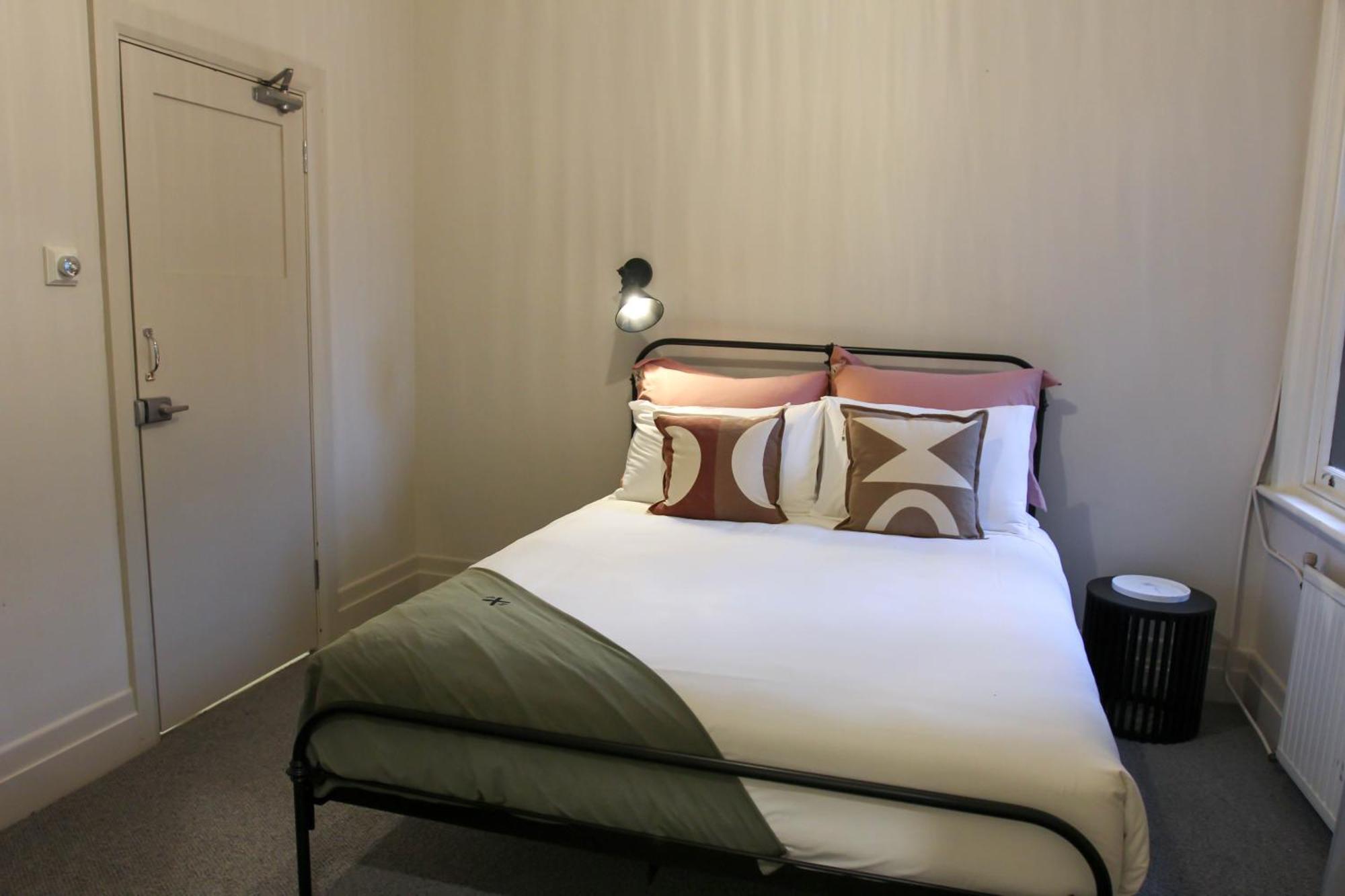 Alpine Hotel, Eat Drink Sleep 沃伯顿 外观 照片