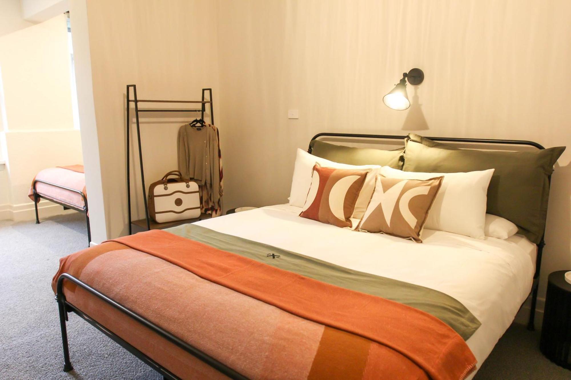 Alpine Hotel, Eat Drink Sleep 沃伯顿 外观 照片