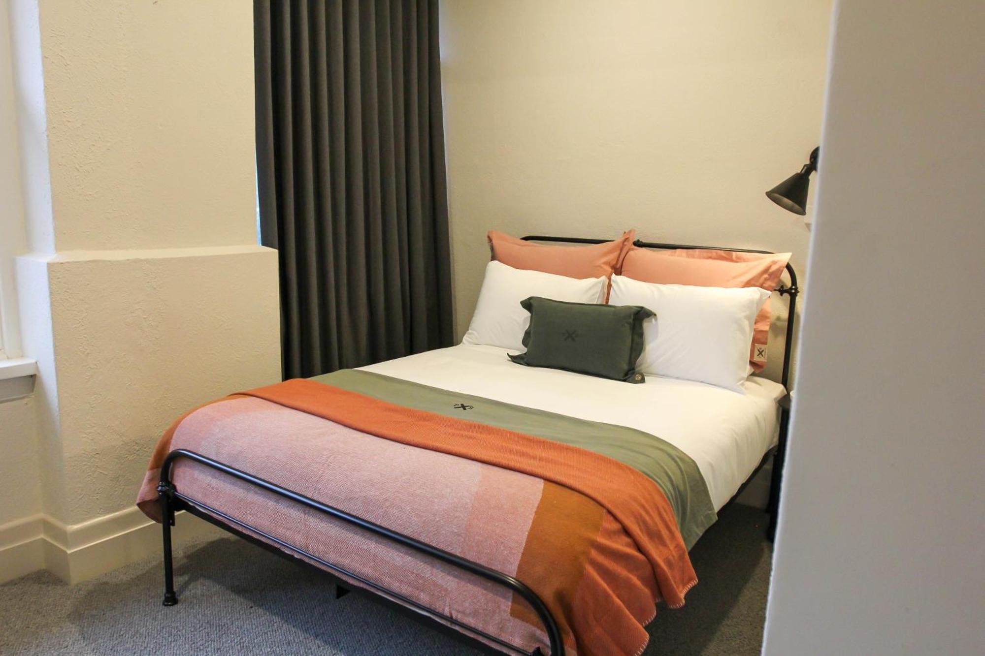 Alpine Hotel, Eat Drink Sleep 沃伯顿 外观 照片